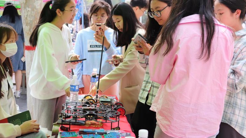 数字孪生引擎：按年付费模式解析与优势